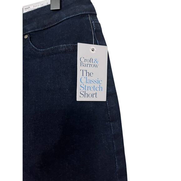 Croft and Barrow Womens Mid Rise The Classic Stretch Straight Shorts Size 10A - Picture 2 of 7